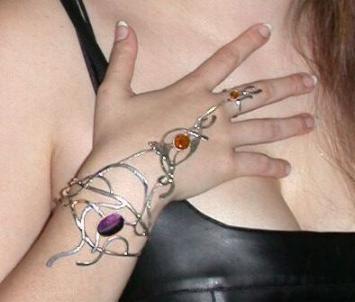 Bracelet-bague Entrelacs elfique, parure de main